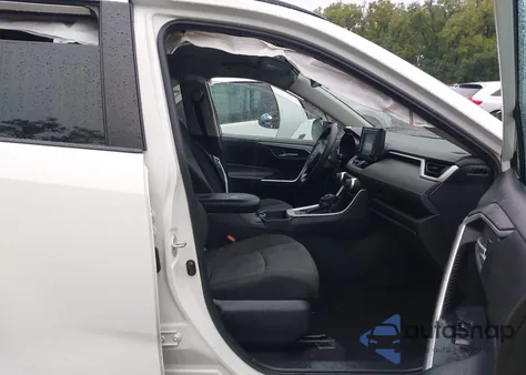 2021 Toyota Rav4 Xle z USA, uszkodzony, nr VIN 2T3P1RFV5MW157706